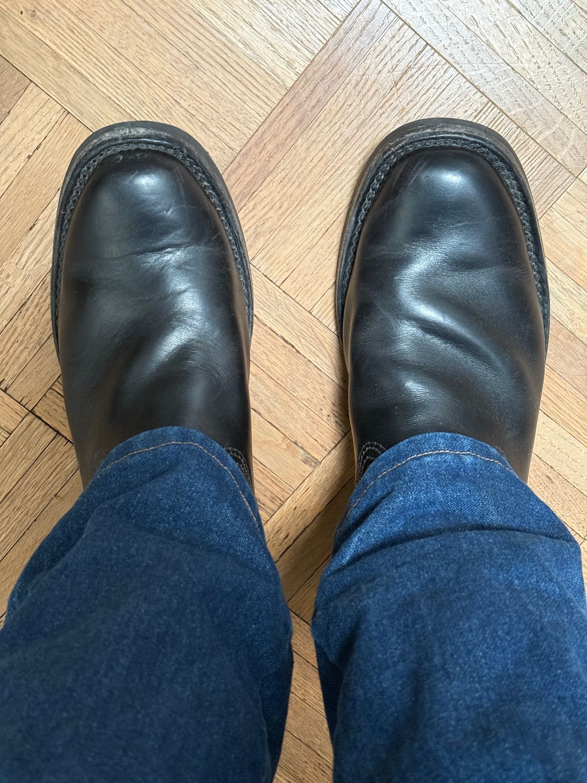 Photo by ludwigvan88 on March 25, 2025 of the Wesco Mister Lou in Horween Black Chromexcel Horsehide.