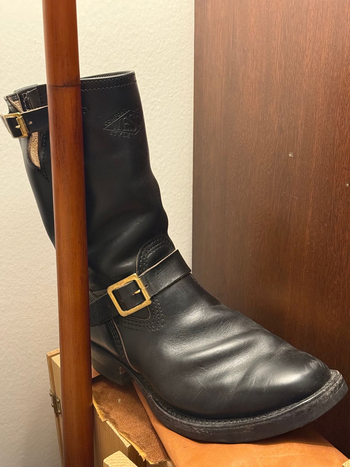 Photo by ludwigvan88 on March 27, 2025 of the Wesco Mister Lou in Horween Black Chromexcel Horsehide.