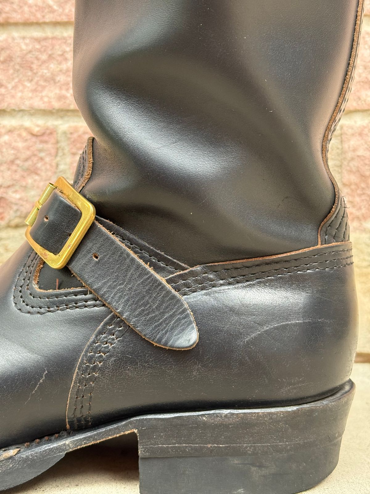 Photo by ludwigvan88 on July 19, 2025 of the Wesco Mister Lou in Horween Black Chromexcel Horsehide.