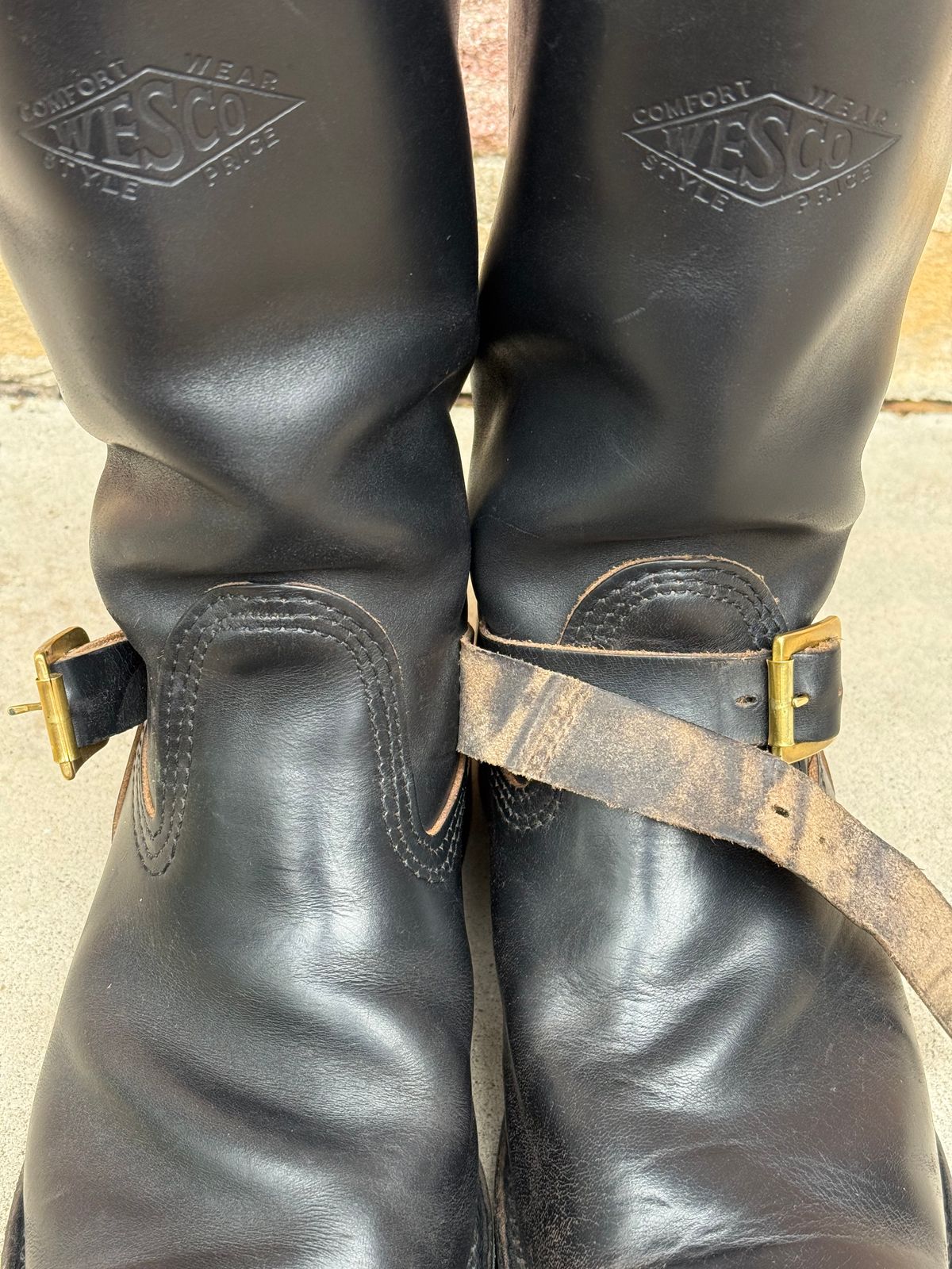 Photo by ludwigvan88 on July 19, 2025 of the Wesco Mister Lou in Horween Black Chromexcel Horsehide.