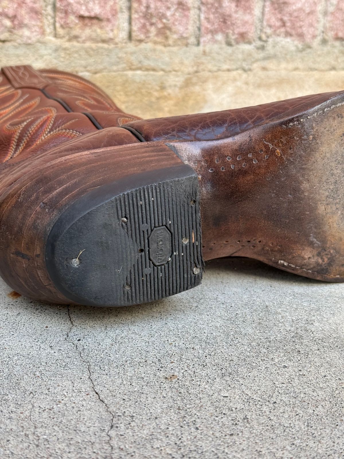 Photo by ludwigvan88 on October 6, 2025 of the Paul Bond Custom Model in Bull Shoulder.