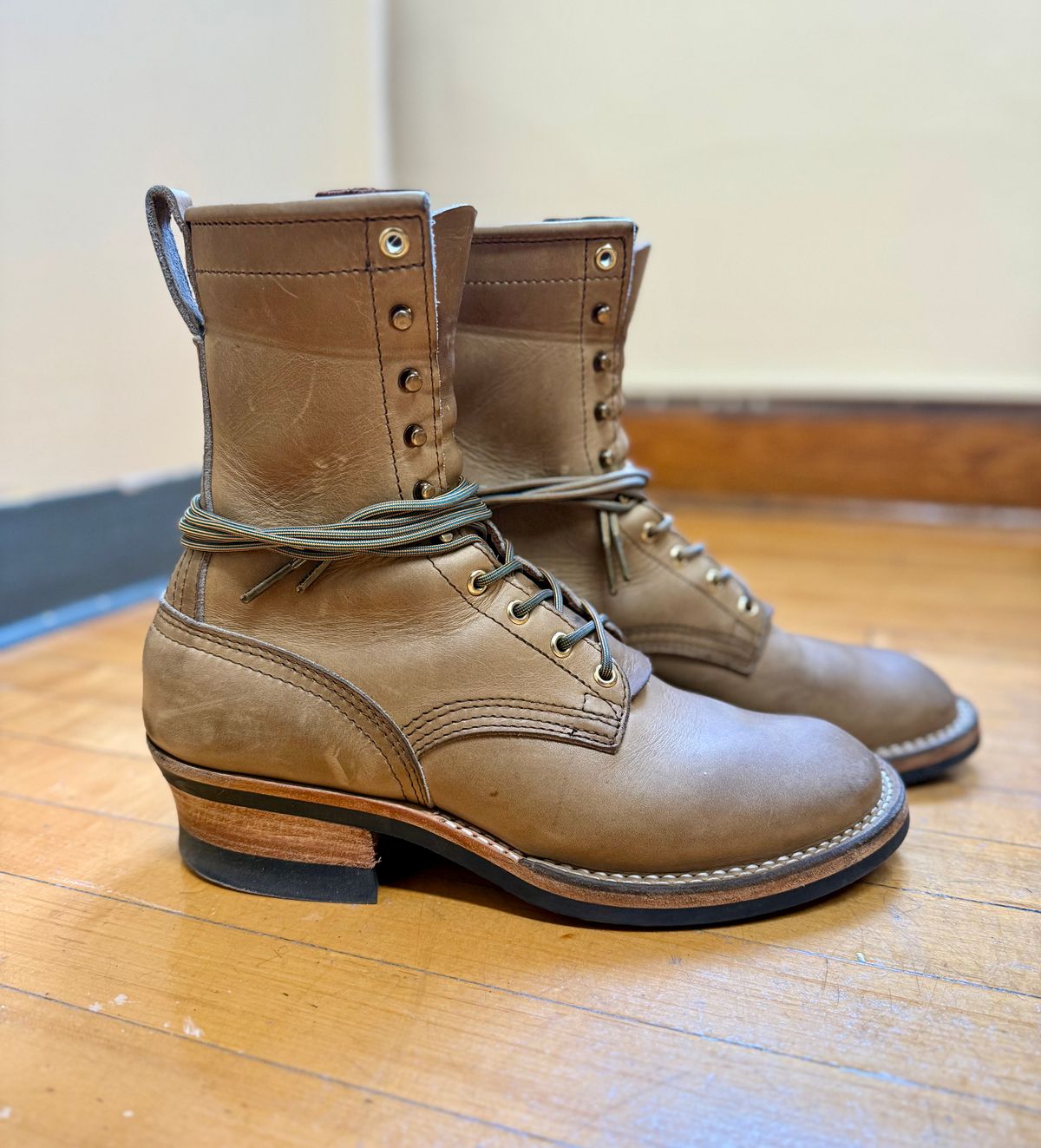 Photo by PublicVanilla7328 on December 4, 2025 of the NICKS BOOTS Ranger in Horweens Sage Chromepak.