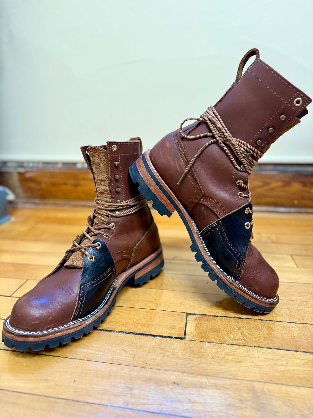 Photo by PublicVanilla7328 on December 5, 2025 of the Nicks Handmade Boots Nicks X Rose Anvil ND2 in 1964 Brown/Brown Waxed Flesh.