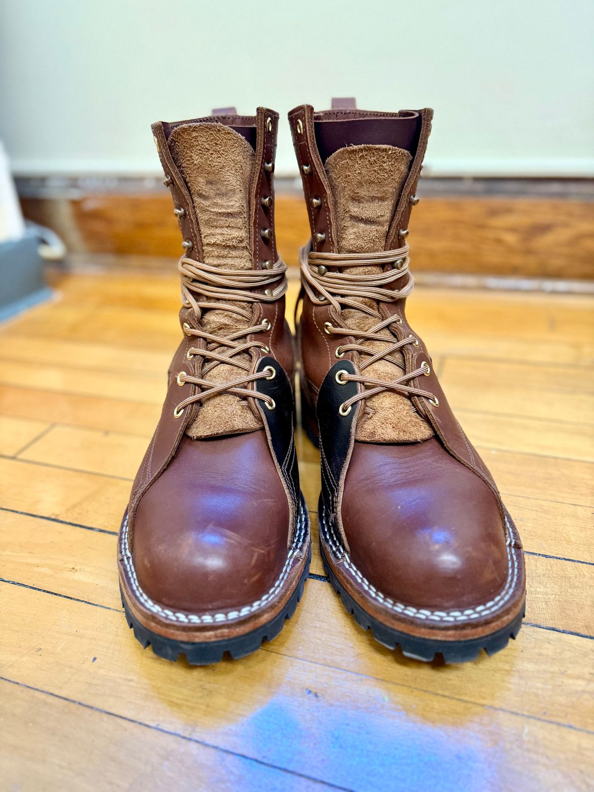 Photo by PublicVanilla7328 on December 5, 2025 of the Nicks Handmade Boots Nicks X Rose Anvil ND2 in 1964 Brown/Brown Waxed Flesh.