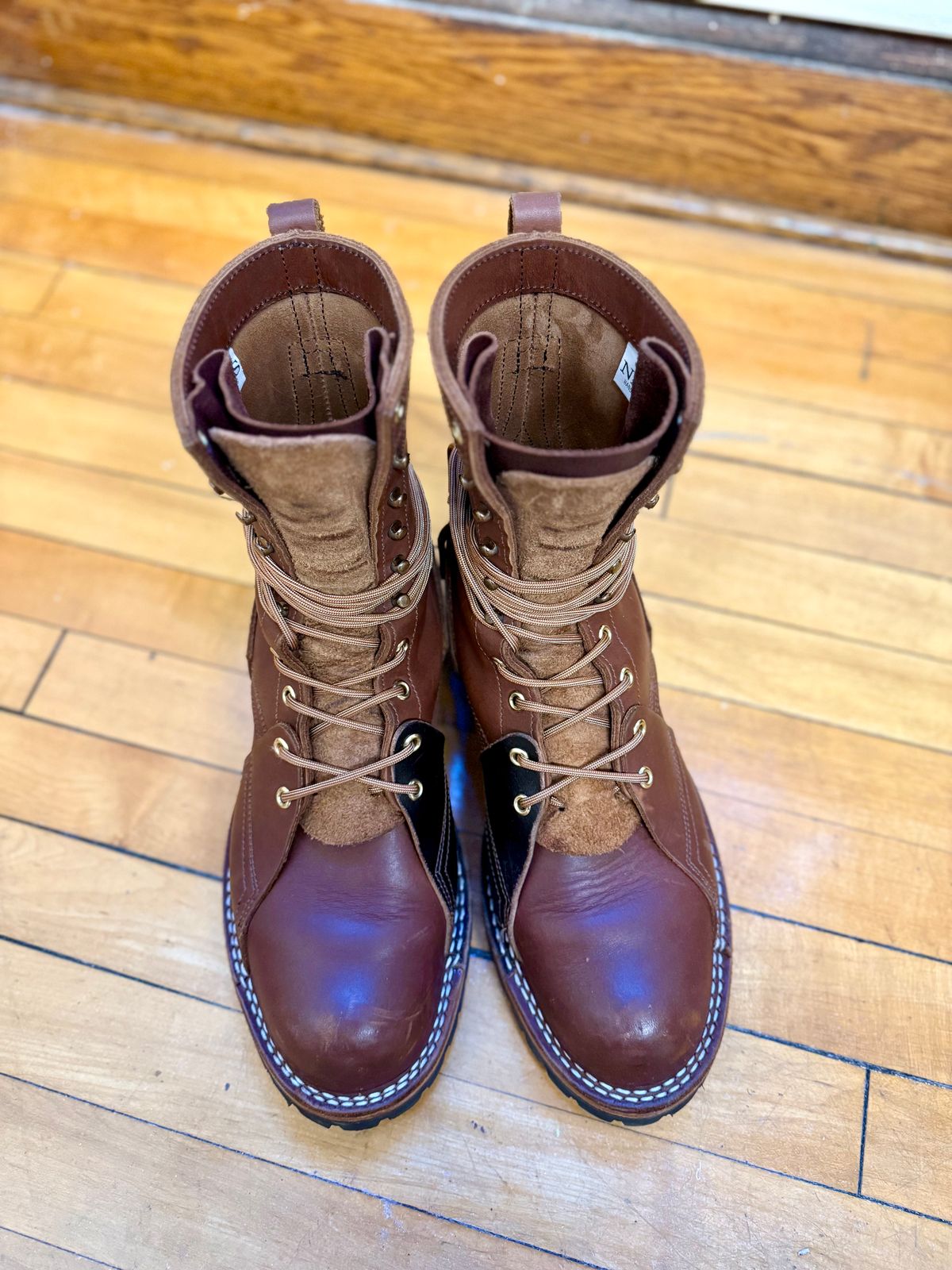 Photo by PublicVanilla7328 on December 5, 2025 of the Nicks Handmade Boots Nicks X Rose Anvil ND2 in 1964 Brown/Brown Waxed Flesh.