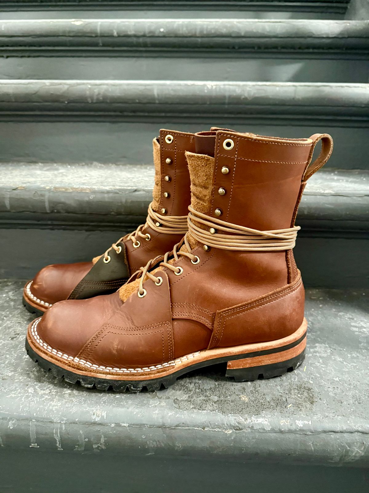 Photo by PublicVanilla7328 on January 6, 2026 of the Nicks Handmade Boots Nicks X Rose Anvil ND2 in 1964 Brown/Brown Waxed Flesh.