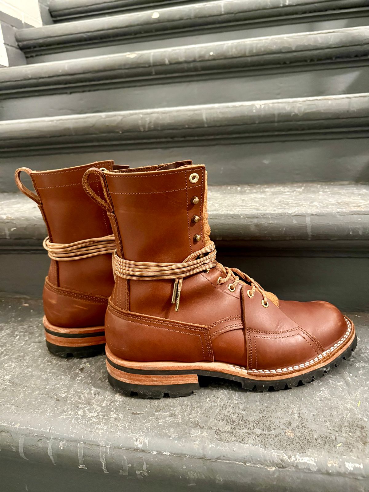 Photo by PublicVanilla7328 on January 6, 2026 of the Nicks Handmade Boots Nicks X Rose Anvil ND2 in 1964 Brown/Brown Waxed Flesh.