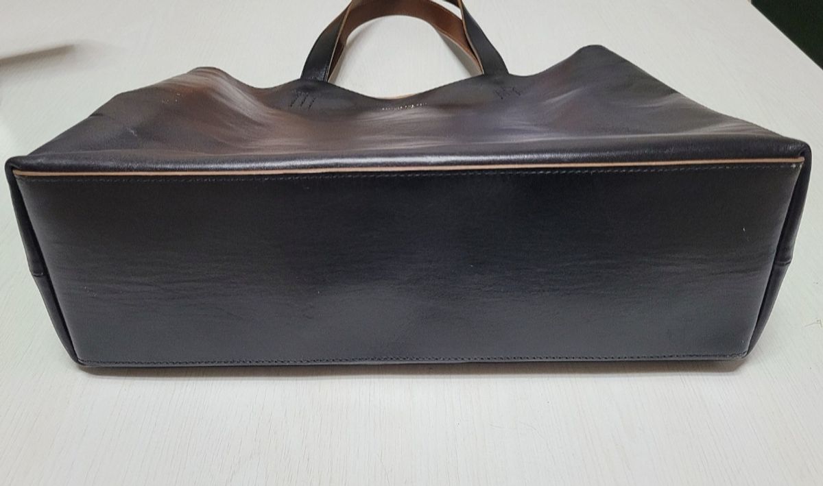 Photo by KINGBOM on September 5, 2025 of the Rolling Dub Trio Box tote bag in Black horsehide.
