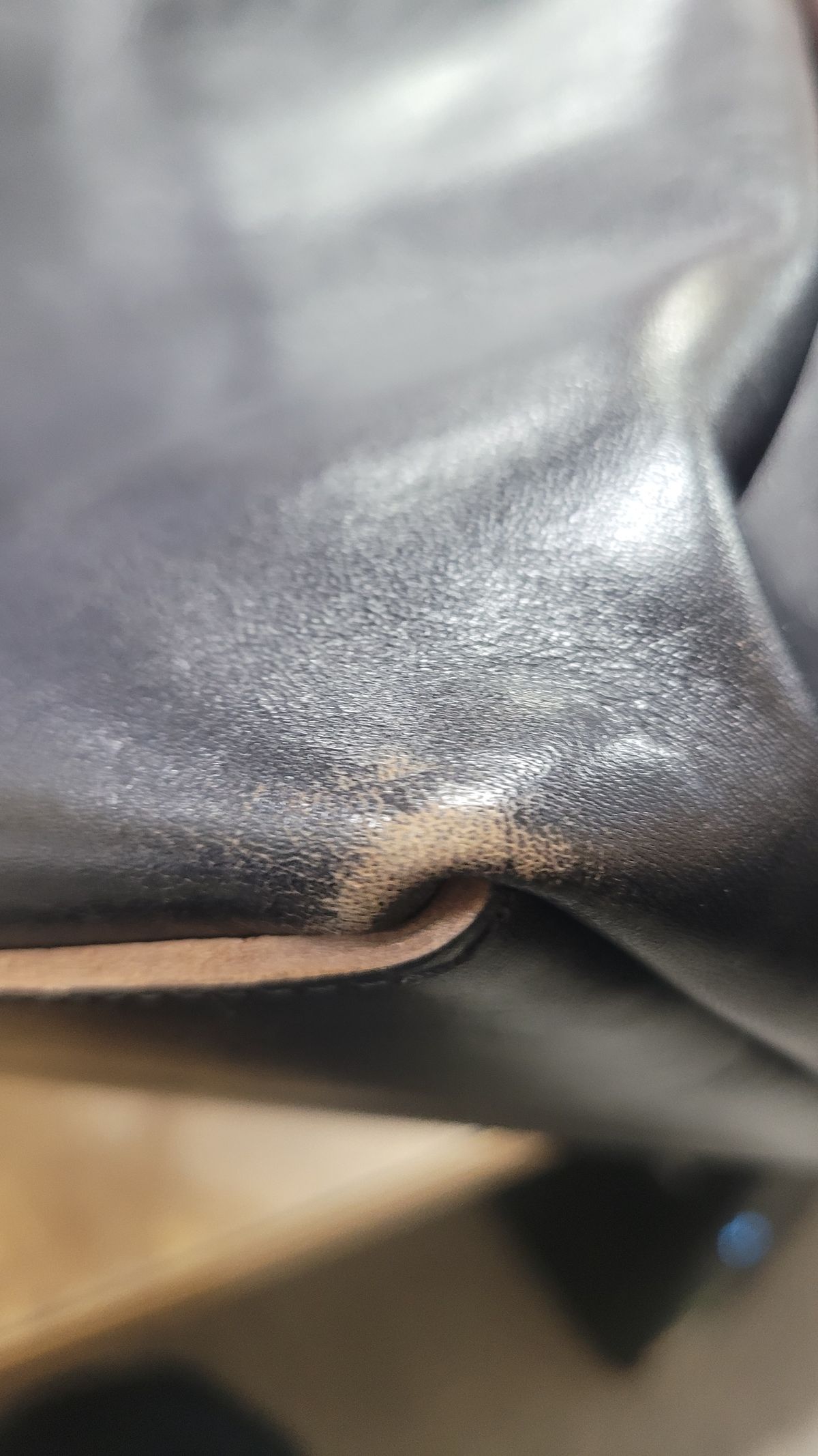 Photo by KINGBOM on April 8, 2026 of the Rolling Dub Trio Box tote bag in Black horsehide.