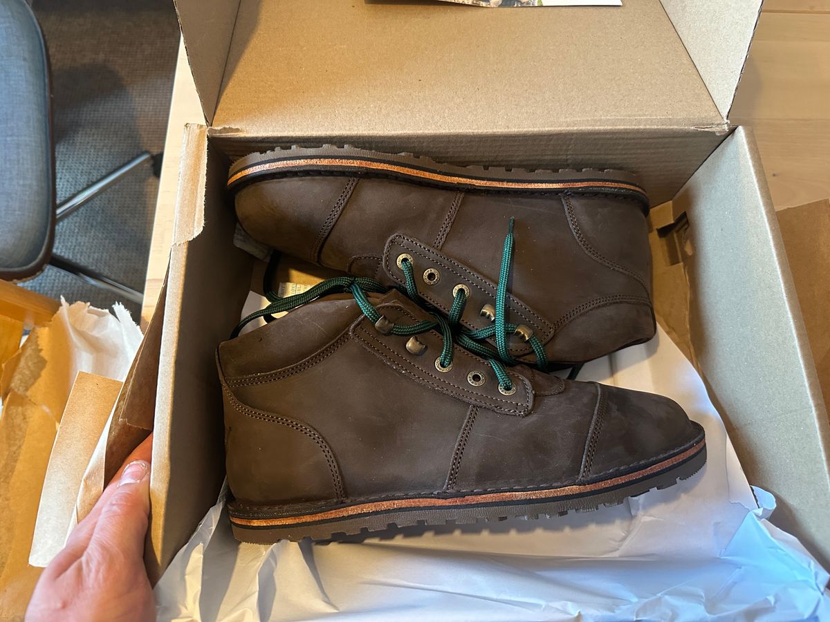 Photo by beariam37 on February 12, 2024 of the Jim Green African Ranger Barefoot Boot in Houston Brown.