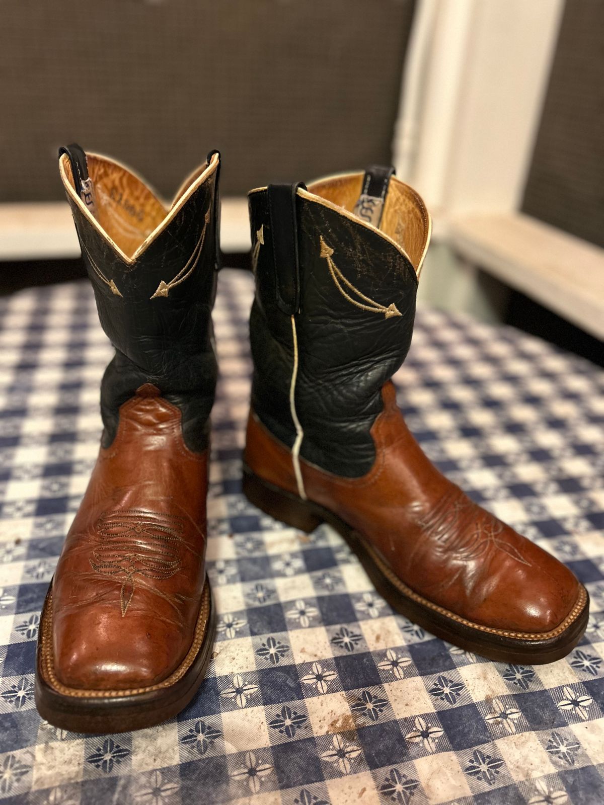 Photo by gsgarza on August 31, 2025 of the Anderson Bean S1006 in Unknown Leather.