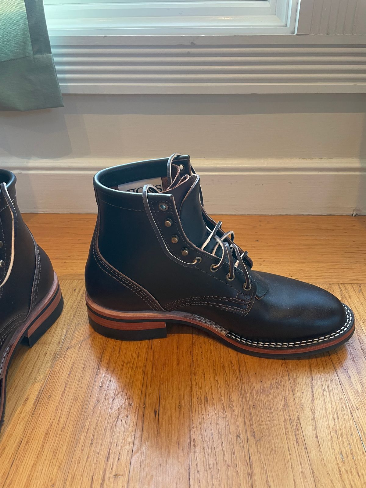 Photo by MRB on May 28, 2025 of the Nicks Nicks X Parkhurst V3 in Wickett And Craig Double Stuffed Walnut.