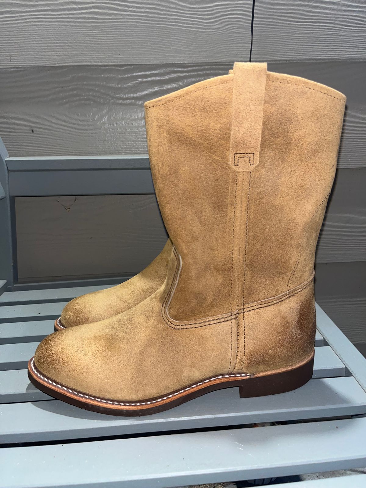 Photo by SpaceCowboy34 on November 1, 2025 of the Red Wing 8060 in S.B. Foot Hawthorne Muleskinner.