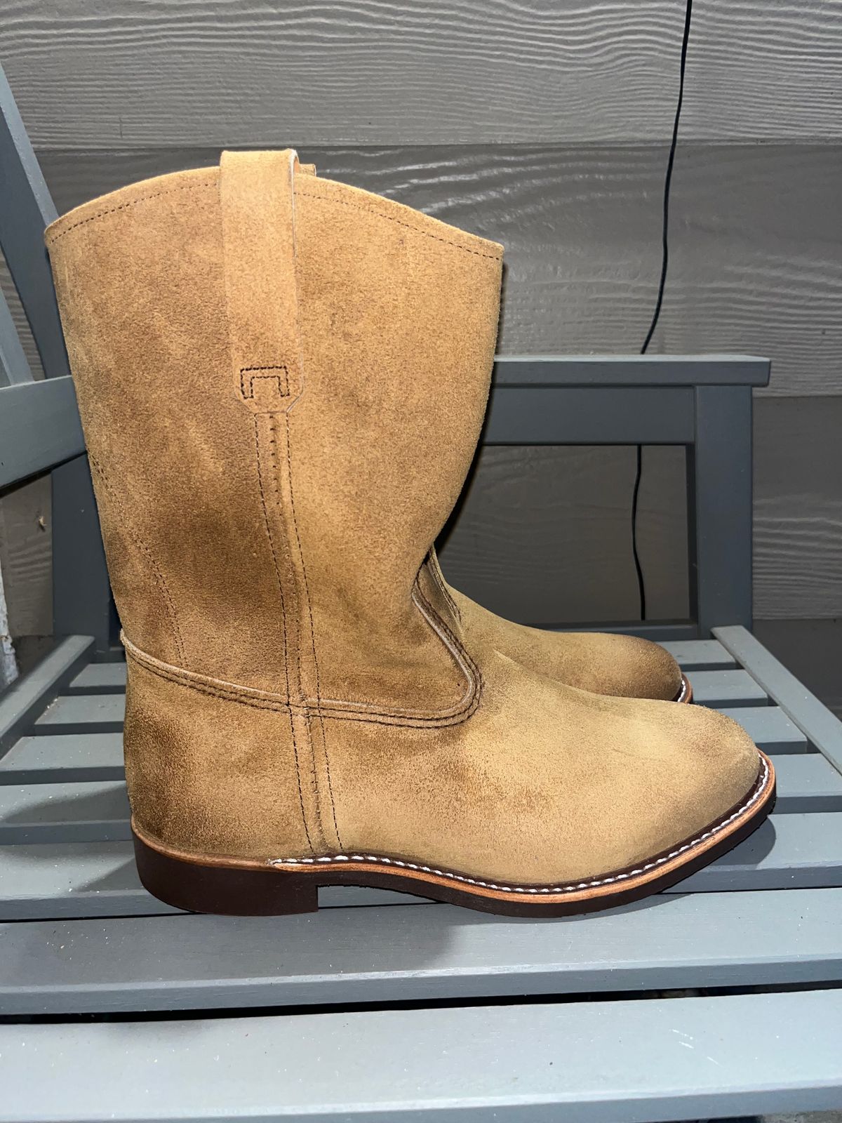 Photo by SpaceCowboy34 on November 1, 2025 of the Red Wing 8060 in S.B. Foot Hawthorne Muleskinner.