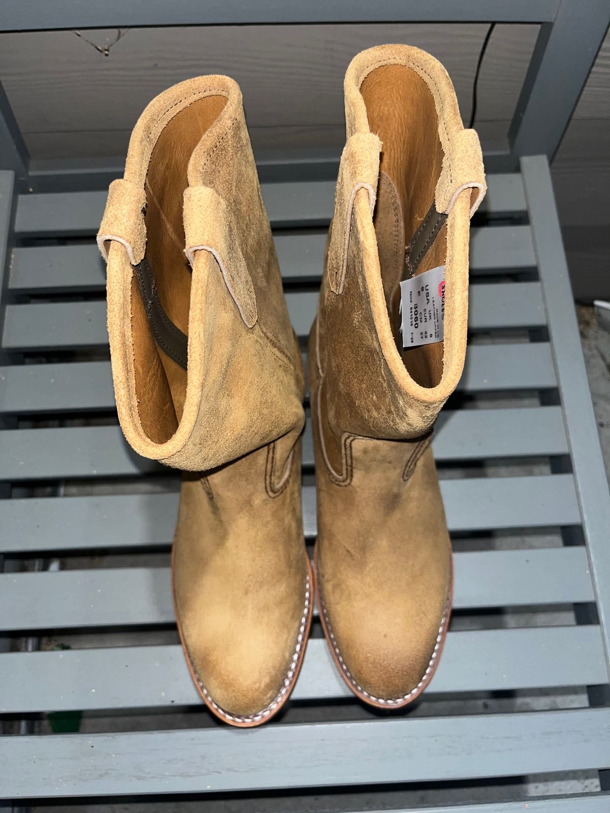 Photo by SpaceCowboy34 on November 1, 2025 of the Red Wing 8060 in S.B. Foot Hawthorne Muleskinner.