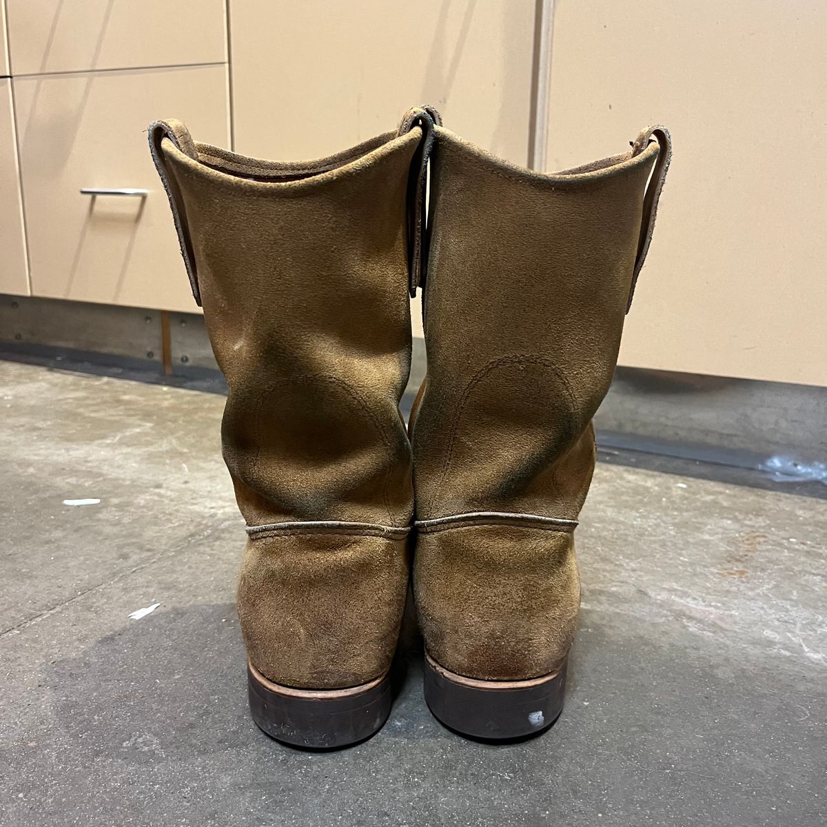 Photo by SpaceCowboy34 on December 4, 2025 of the Red Wing 8060 in S.B. Foot Hawthorne Muleskinner.