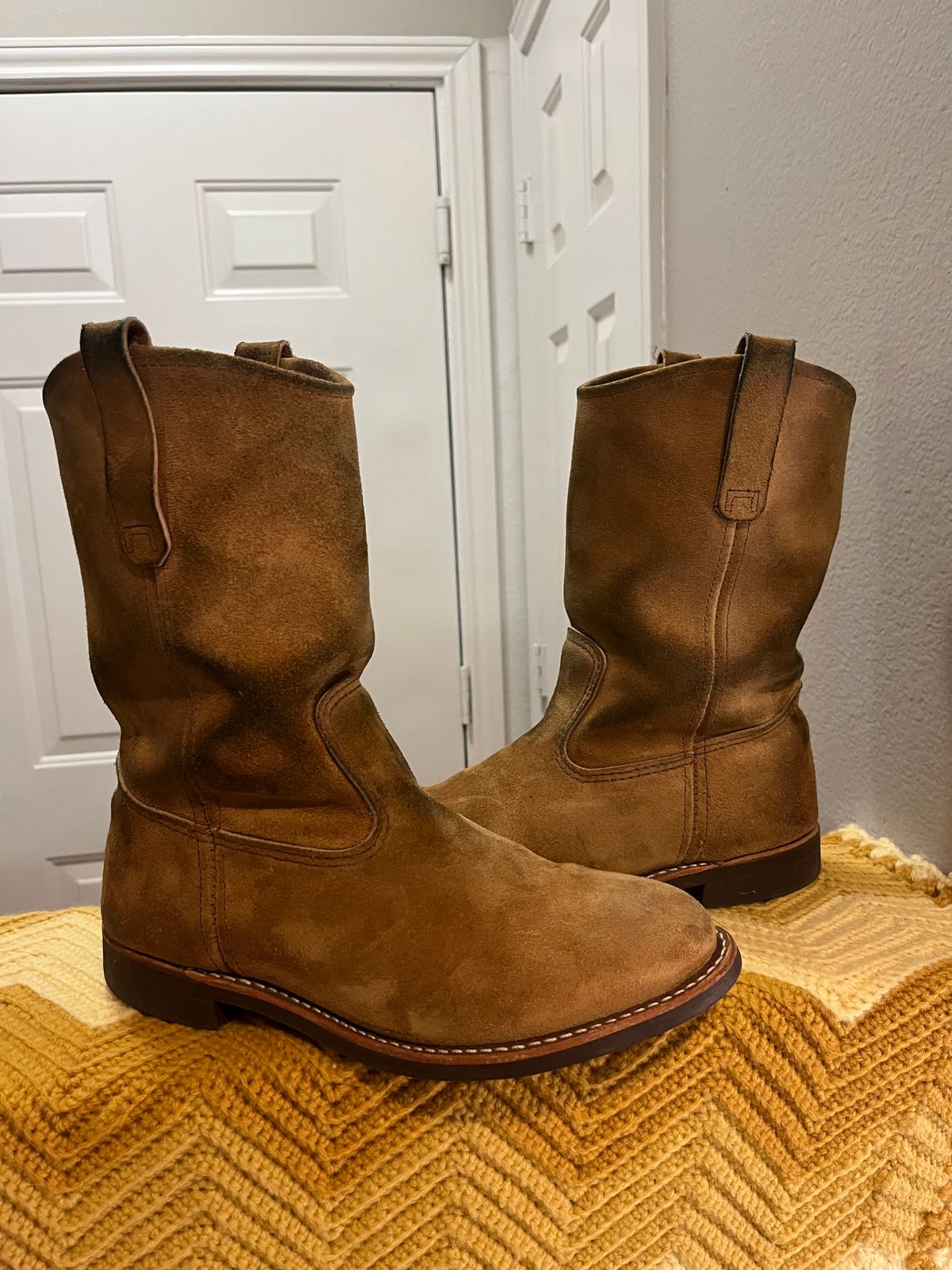 Photo by SpaceCowboy34 on January 6, 2026 of the Red Wing 8060 in S.B. Foot Hawthorne Muleskinner.