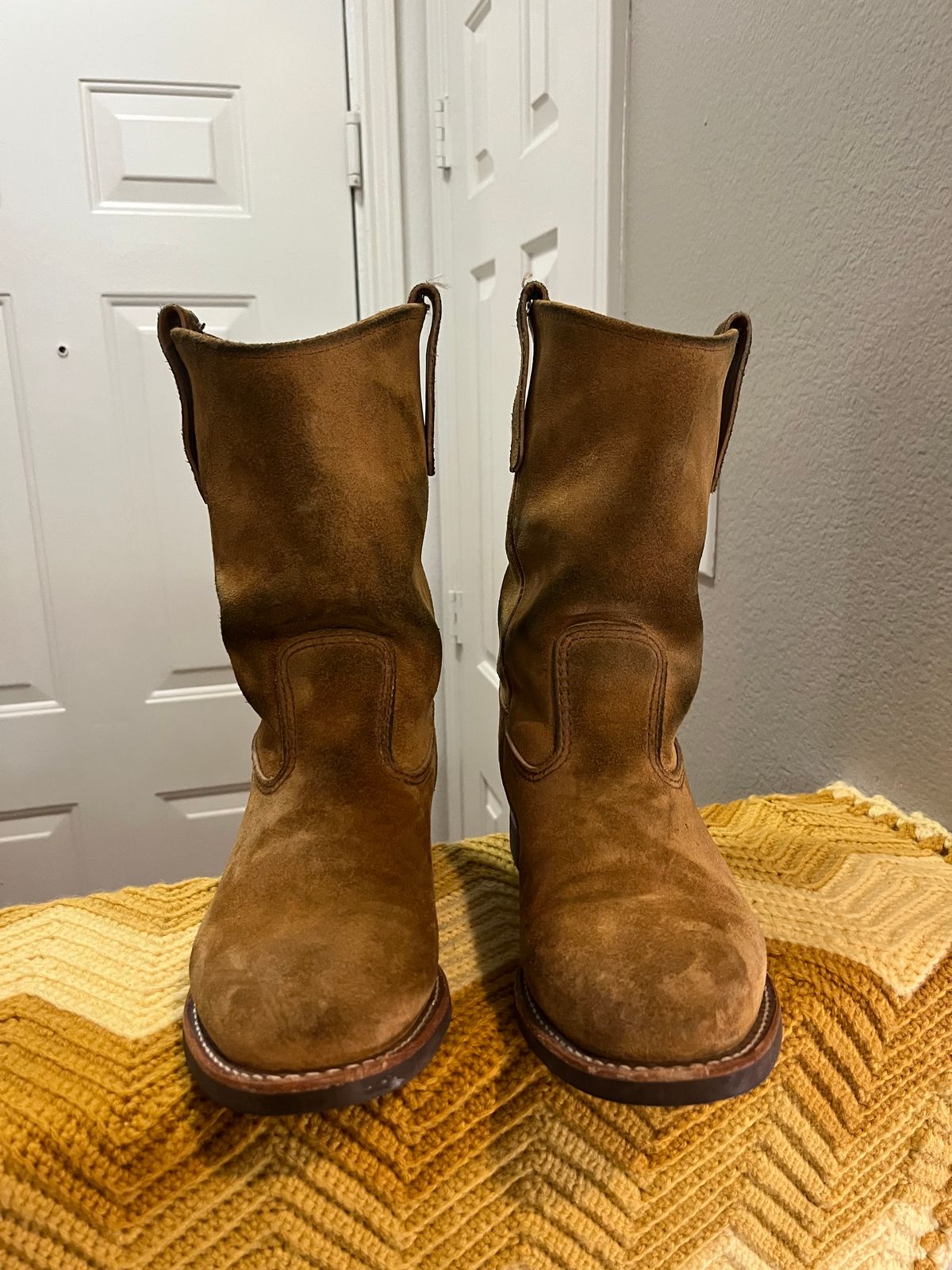 Photo by SpaceCowboy34 on January 6, 2026 of the Red Wing 8060 in S.B. Foot Hawthorne Muleskinner.