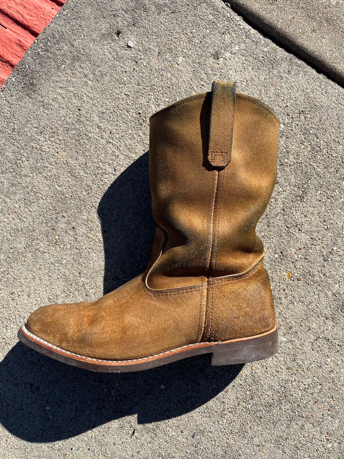 Photo by SpaceCowboy34 on February 5, 2026 of the Red Wing 8060 in S.B. Foot Hawthorne Muleskinner.