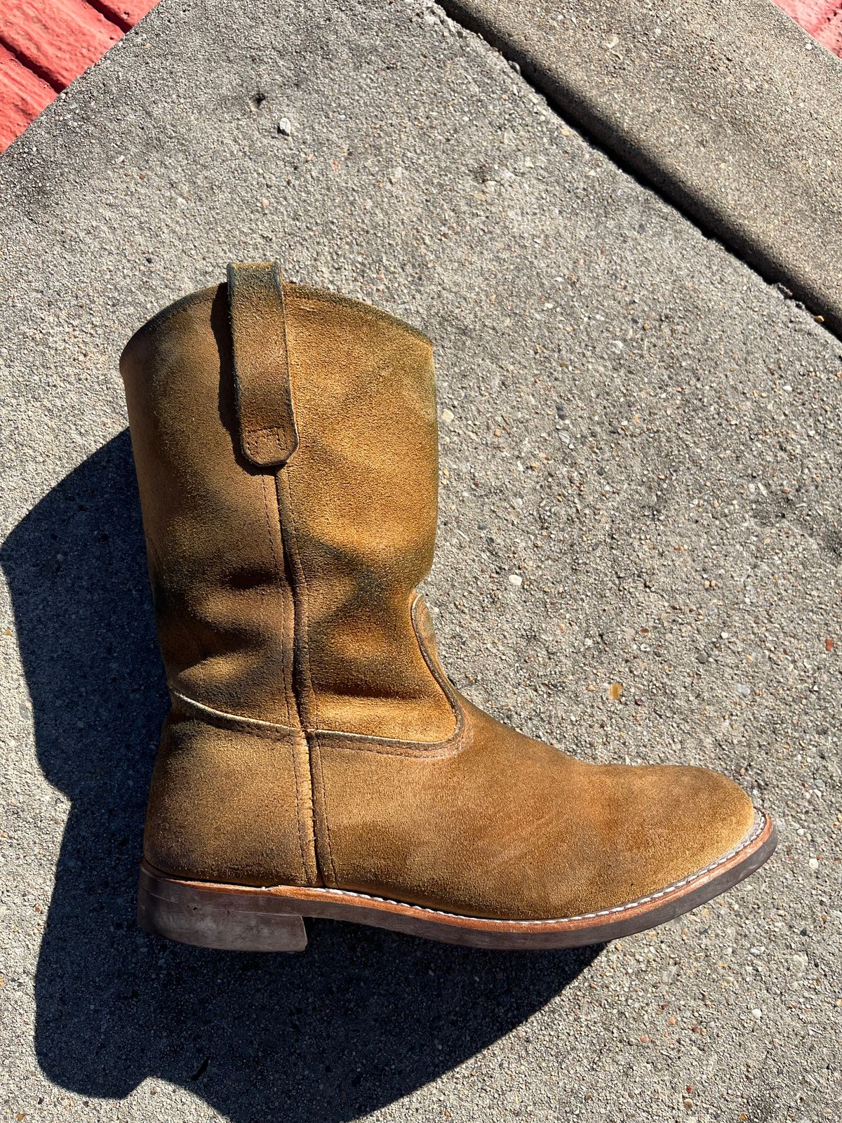 Photo by SpaceCowboy34 on February 5, 2026 of the Red Wing 8060 in S.B. Foot Hawthorne Muleskinner.