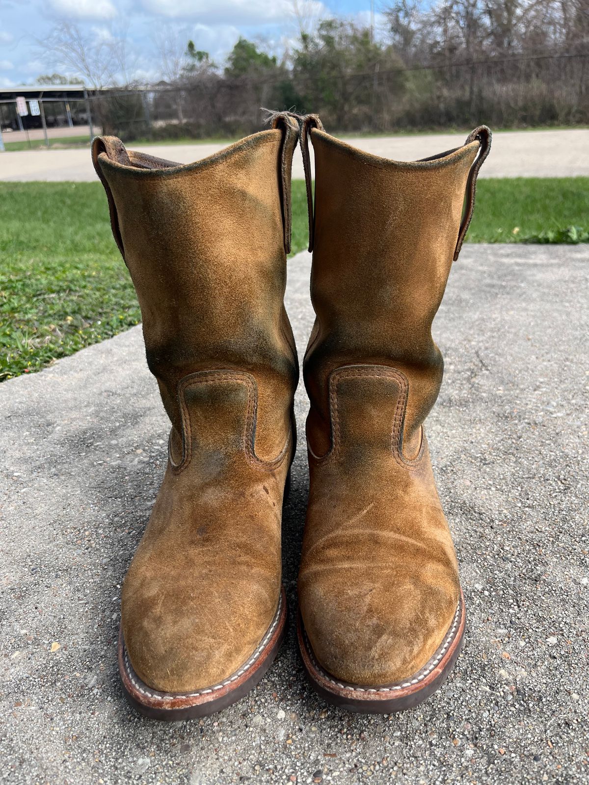 Photo by SpaceCowboy34 on March 5, 2026 of the Red Wing 8060 in S.B. Foot Hawthorne Muleskinner.