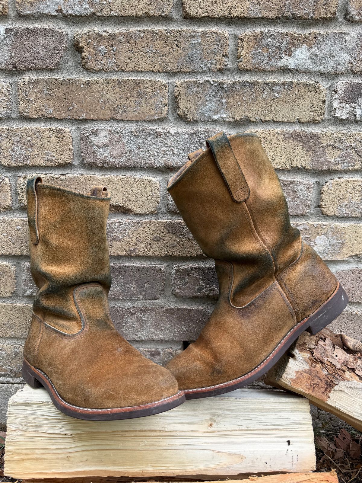 Photo by SpaceCowboy34 on April 5, 2026 of the Red Wing 8060 in S.B. Foot Hawthorne Muleskinner.