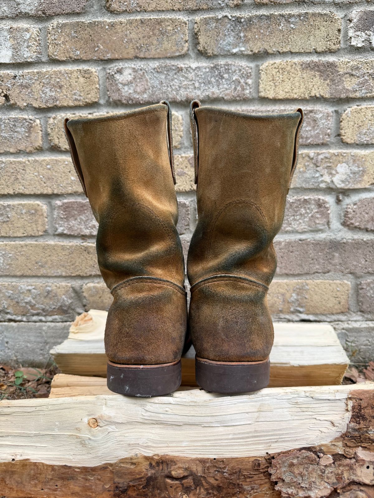 Photo by SpaceCowboy34 on April 5, 2026 of the Red Wing 8060 in S.B. Foot Hawthorne Muleskinner.