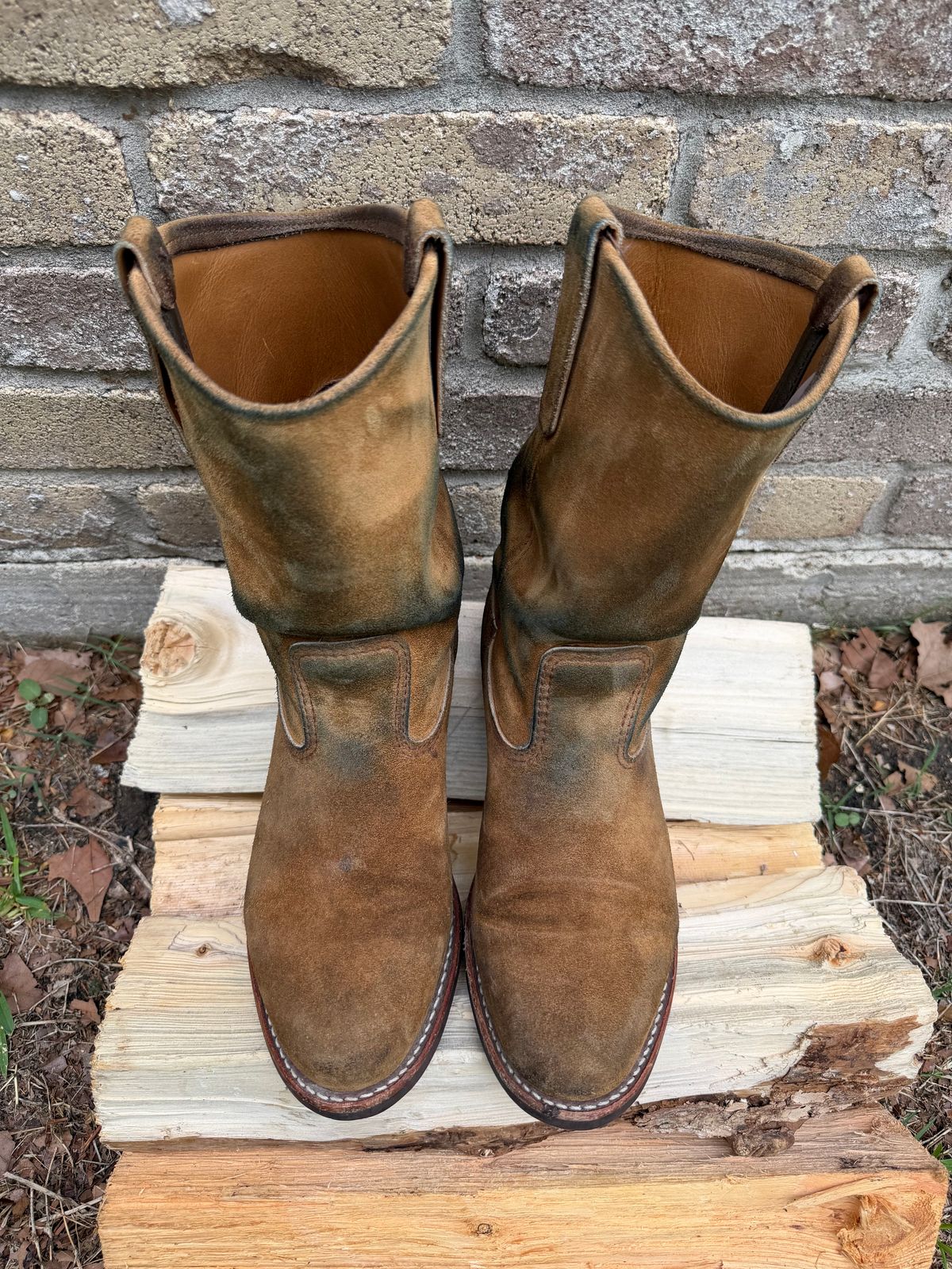 Photo by SpaceCowboy34 on April 5, 2026 of the Red Wing 8060 in S.B. Foot Hawthorne Muleskinner.