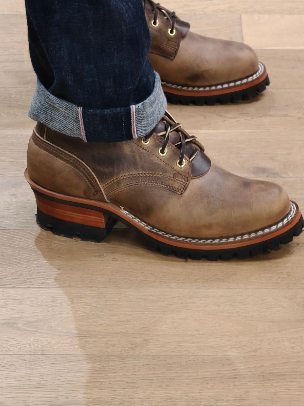 Photo by Luca24 on November 12, 2025 of the Nicks Urban Logger in Predator Natural.