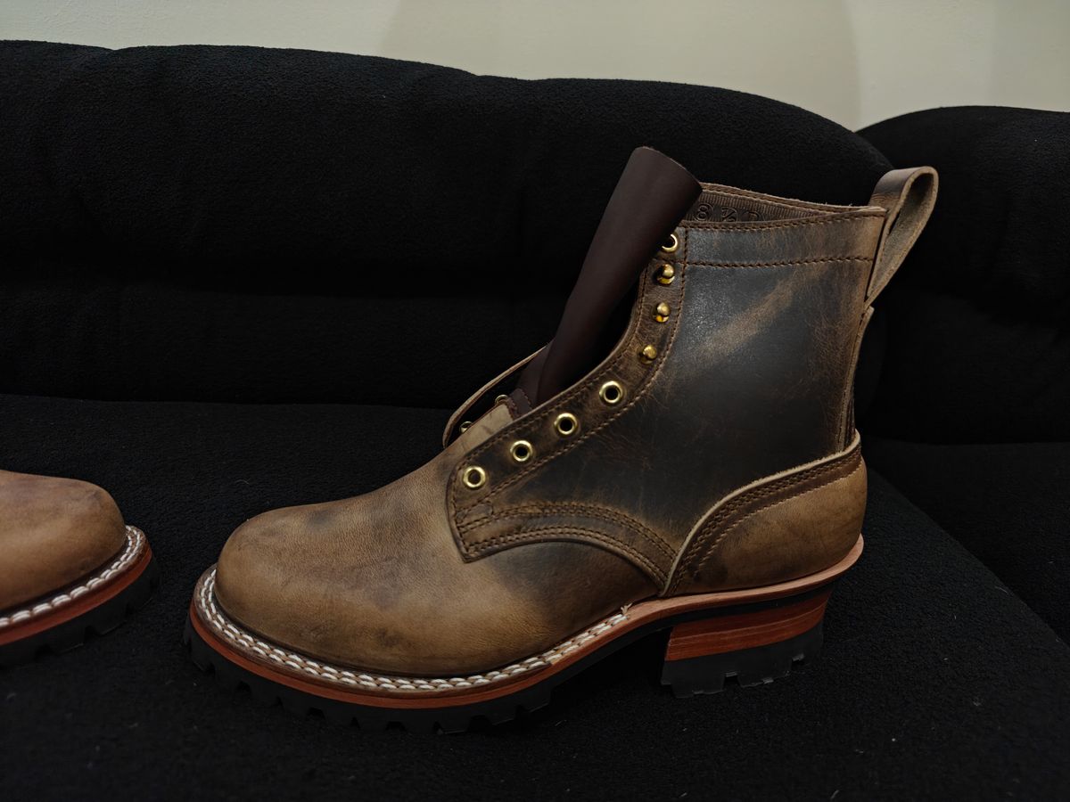 Photo by Luca24 on November 12, 2025 of the Nicks Urban Logger in Predator Natural.