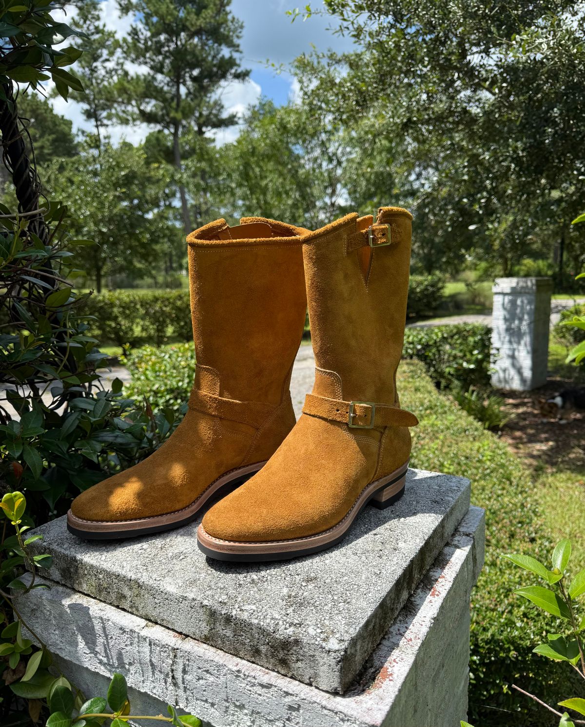 Photo by Bungholio91 on September 18, 2025 of the Kiattoko Handmade El Tippo engineers in Horween Wheat Chamois.