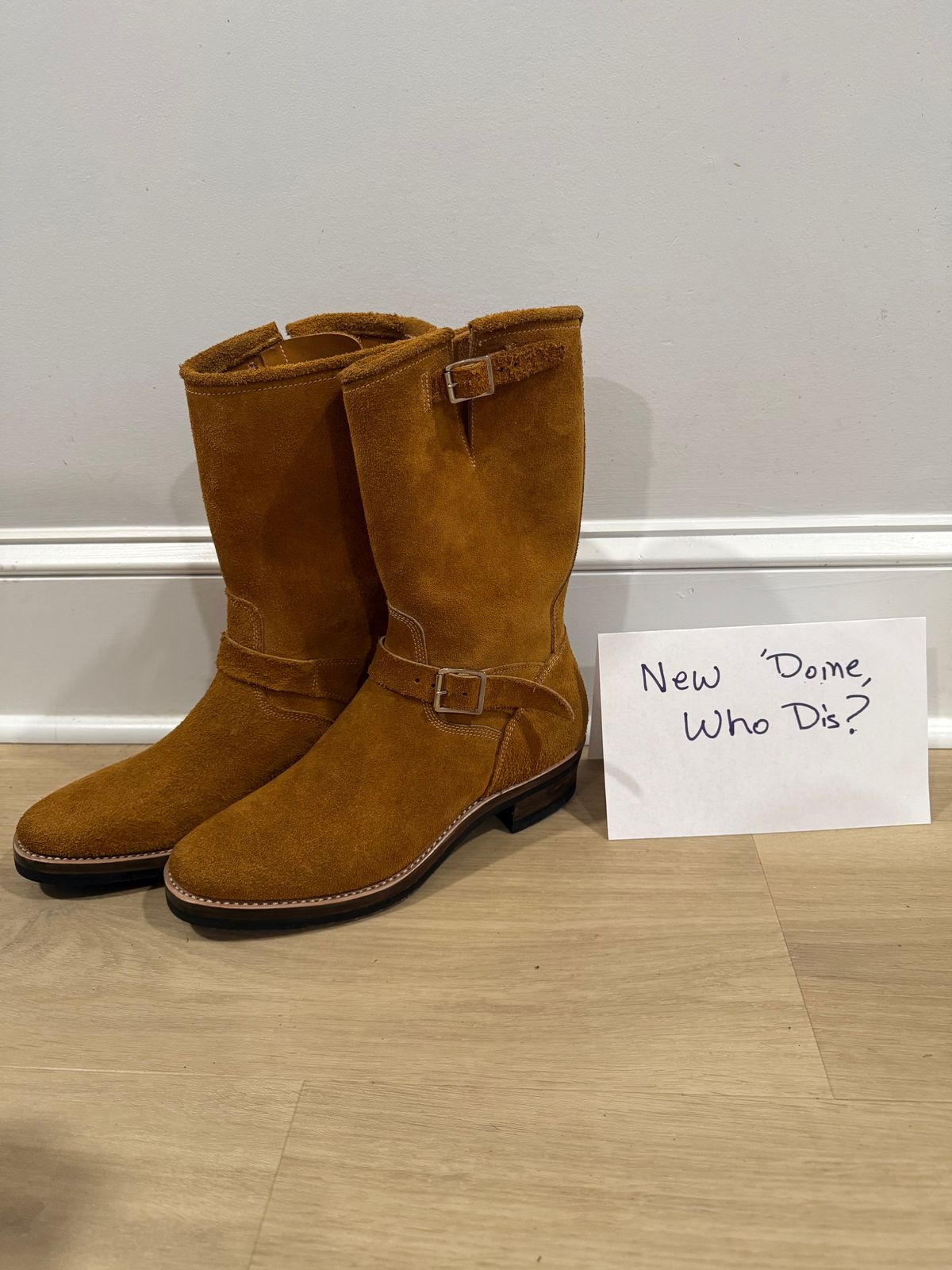 Photo by Bungholio91 on October 1, 2025 of the Kiattoko Handmade El Tippo engineers in Horween Wheat Chamois.