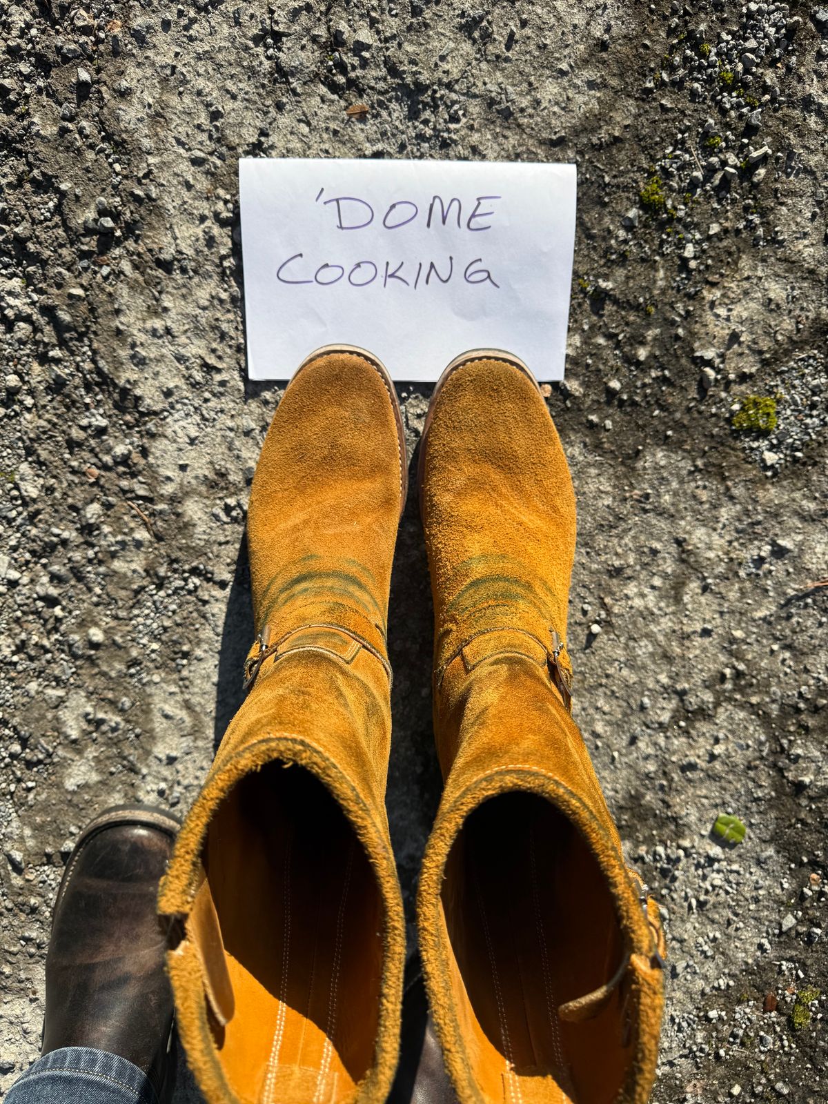 Photo by Bungholio91 on November 2, 2025 of the Kiattoko Handmade El Tippo engineers in Horween Wheat Chamois.