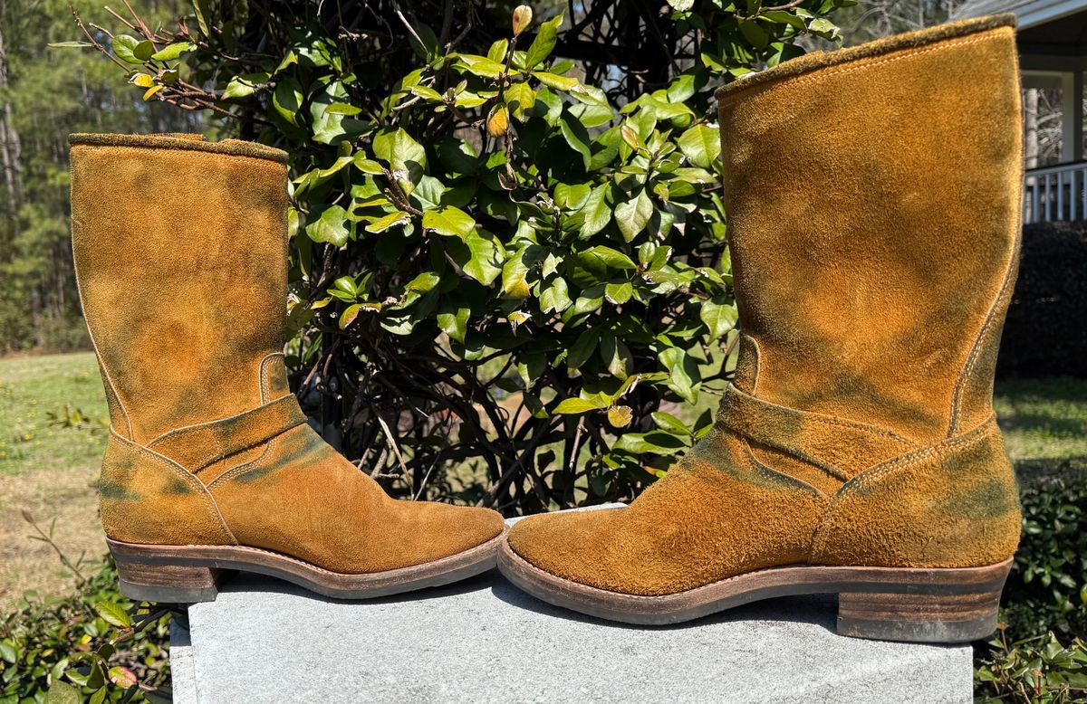 Photo by Bungholio91 on March 2, 2026 of the Kiattoko Handmade El Tippo engineers in Horween Wheat Chamois.