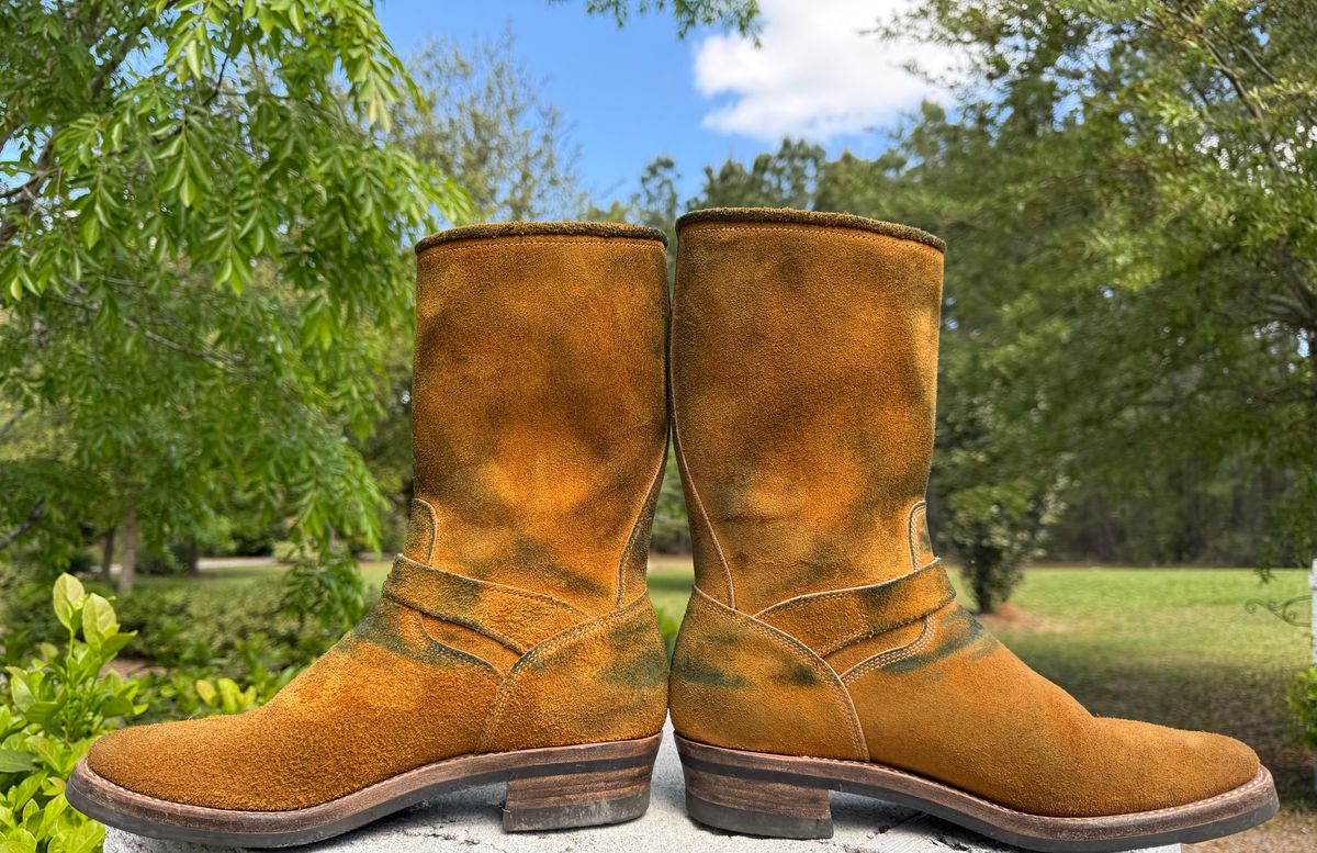 Photo by Bungholio91 on April 2, 2026 of the Kiattoko Handmade El Tippo engineers in Horween Wheat Chamois.