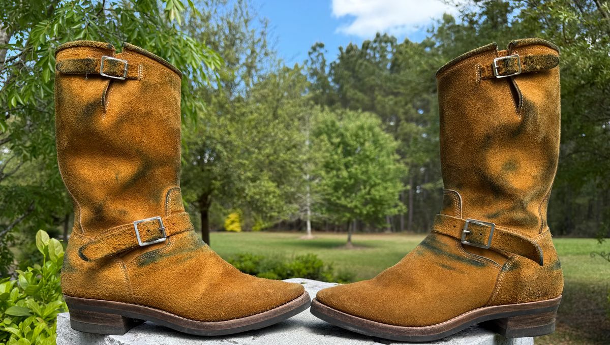 Photo by Bungholio91 on April 2, 2026 of the Kiattoko Handmade El Tippo engineers in Horween Wheat Chamois.