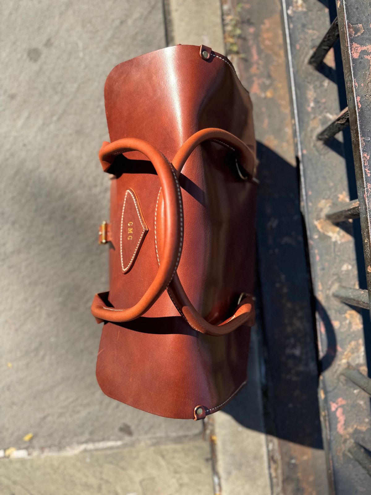 Photo by city_grouse_country_grouse on October 5, 2025 of the Kingfisher Leatherworks Physicians Weekender Bag in Vegetable Tan Equestrian Leather.