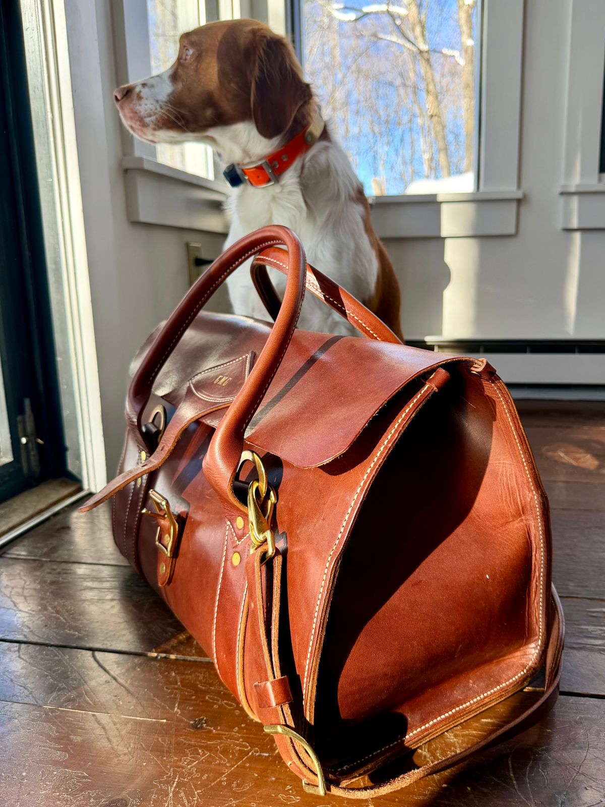 Photo by city_grouse_country_grouse on December 5, 2025 of the Kingfisher Leatherworks Physicians Weekender Bag in Vegetable Tan Equestrian Leather.