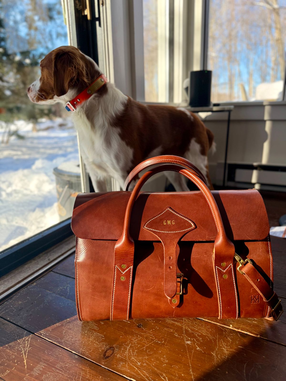 Photo by city_grouse_country_grouse on December 5, 2025 of the Kingfisher Leatherworks Physicians Weekender Bag in Vegetable Tan Equestrian Leather.