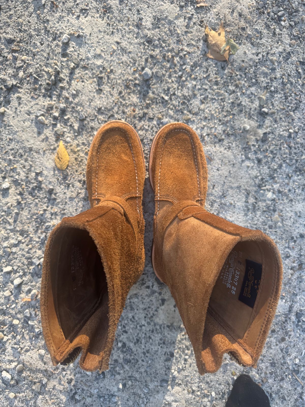 Photo by city_grouse_country_grouse on October 1, 2025 of the Russell Moccasin Co. Zephyr in SB Foot Pecos Chamois Roughout.