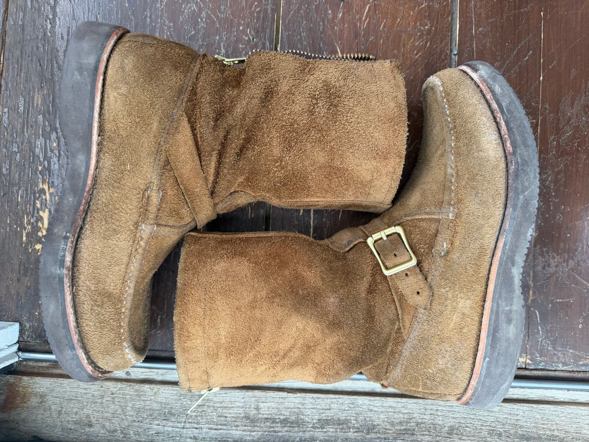 Photo by city_grouse_country_grouse on March 5, 2026 of the Russell Moccasin Co. Zephyr in SB Foot Pecos Chamois Roughout.