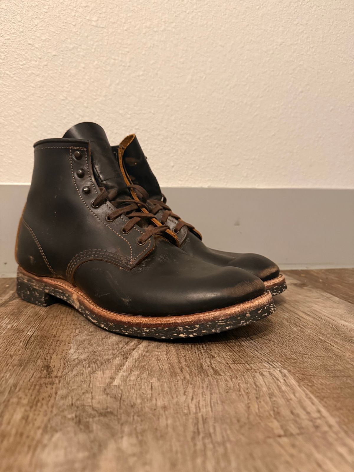 Photo by branconn23 on March 6, 2026 of the Red Wing Beckman Flatbox in S.B. Foot Black Klondike.