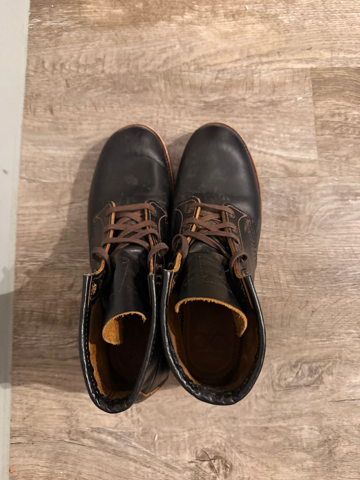 Photo by branconn23 on March 6, 2026 of the Red Wing Beckman Flatbox in S.B. Foot Black Klondike.