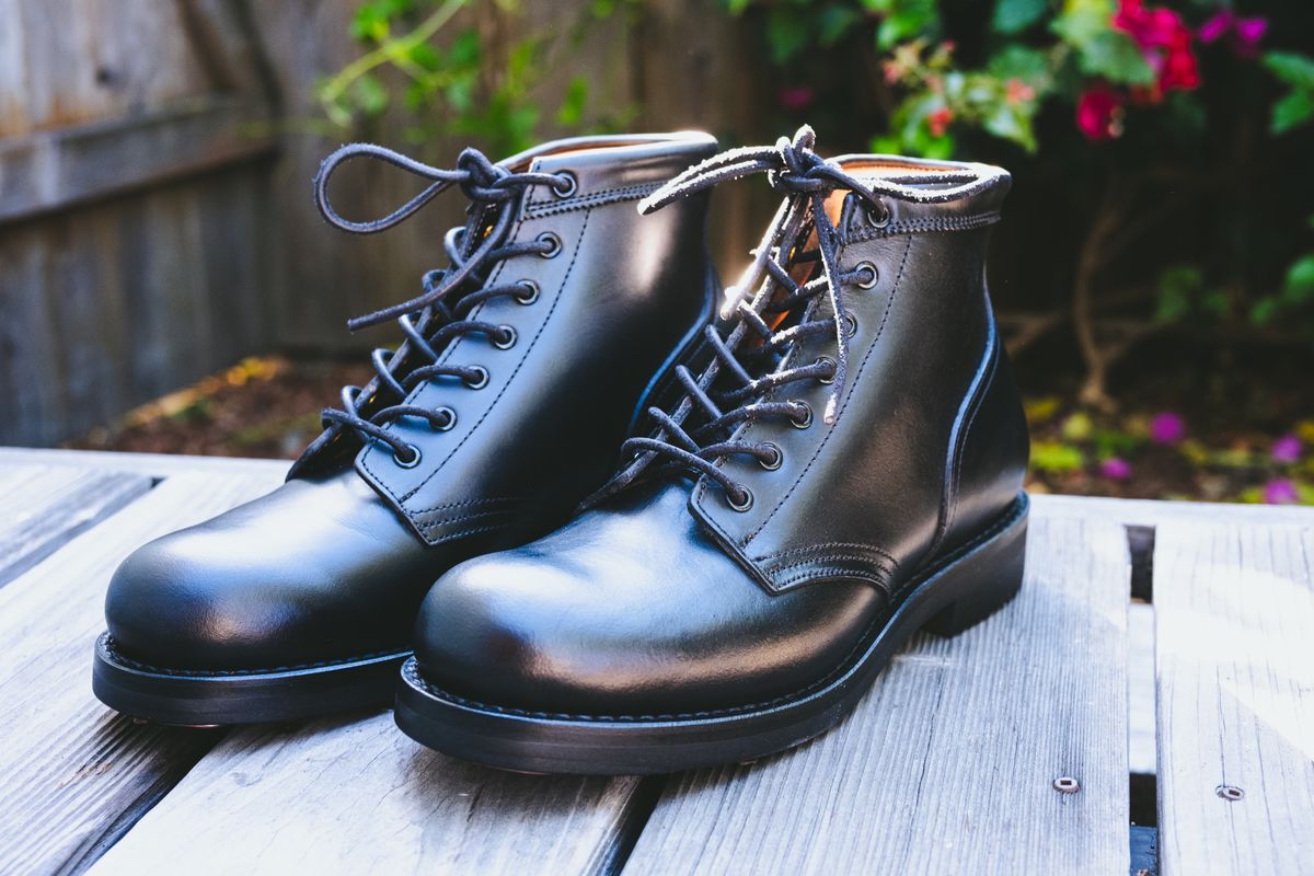 Photo by subvers.drip on October 5, 2024 of the Rolling Dub Trio Coupen 7 in Horween Black Vegetable Tanned Teacore Dressner.