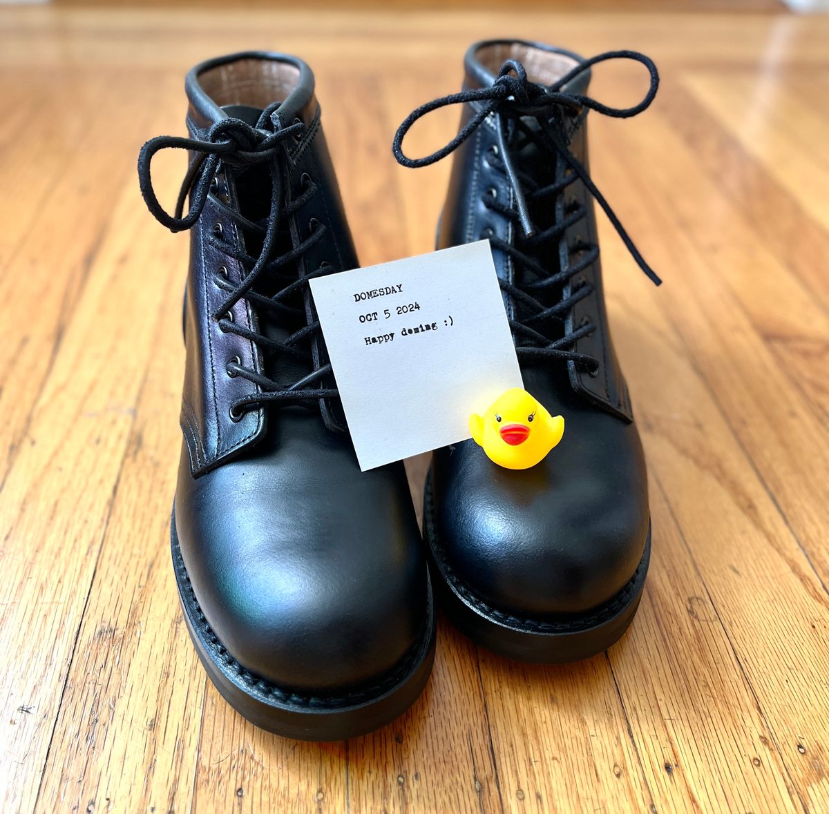 Photo by subvers.drip on October 5, 2024 of the Rolling Dub Trio Coupen 7 in Horween Black Vegetable Tanned Teacore Dressner.