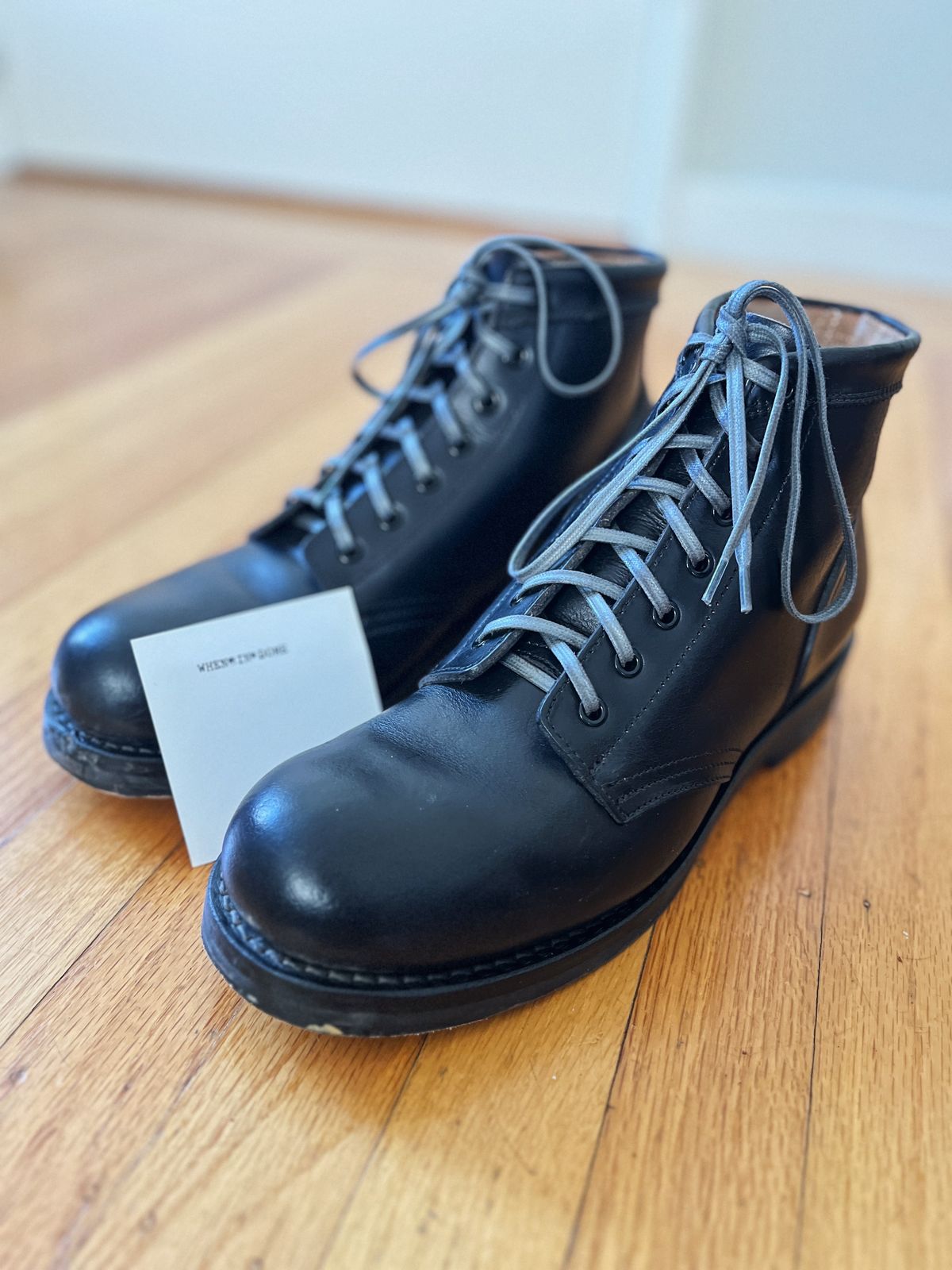 Photo by subvers.drip on November 4, 2024 of the Rolling Dub Trio Coupen 7 in Horween Black Vegetable Tanned Teacore Dressner.