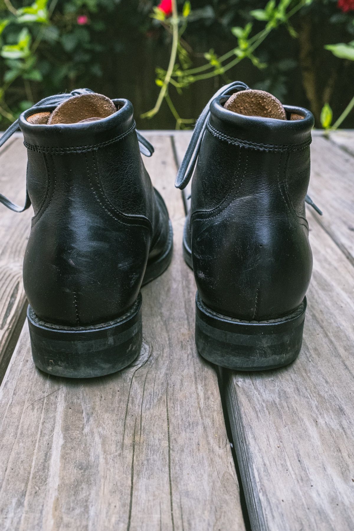 Photo by subvers.drip on December 5, 2024 of the Rolling Dub Trio Coupen 7 in Horween Black Vegetable Tanned Teacore Dressner.