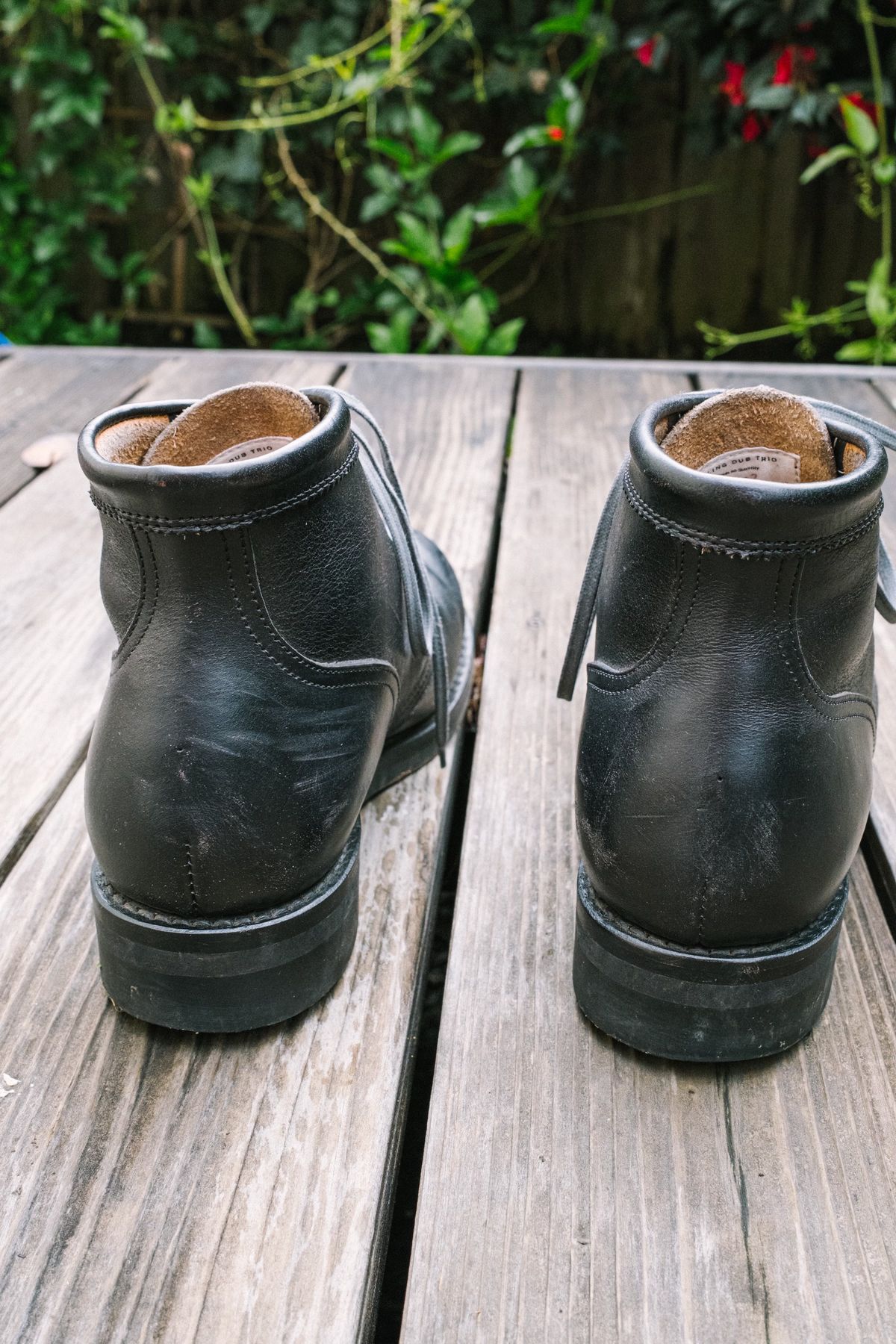 Photo by subvers.drip on January 4, 2025 of the Rolling Dub Trio Coupen 7 in Horween Black Vegetable Tanned Teacore Dressner.