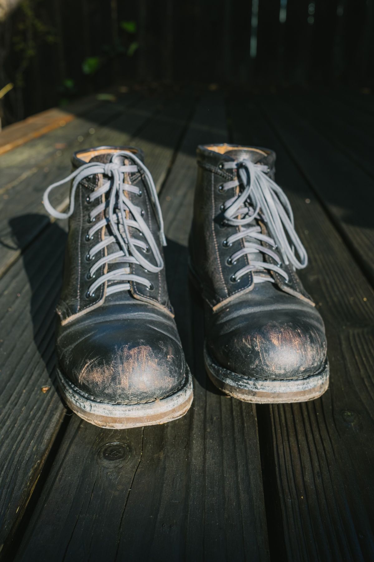 Photo by subvers.drip on February 6, 2022 of the Rolling Dub Trio Coupen 7 in Horween Black Vegetable Tanned Teacore Dressner.