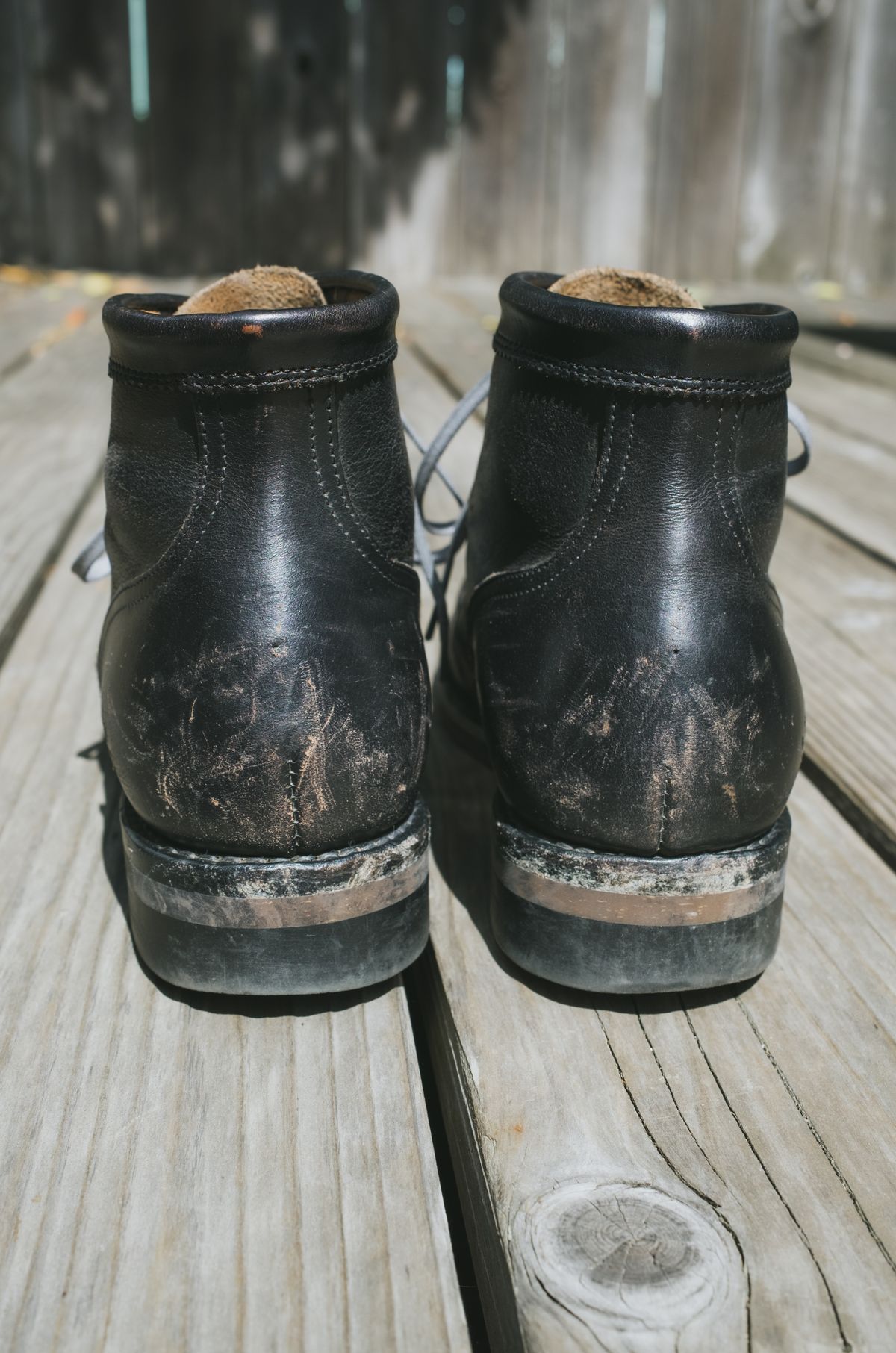 Photo by subvers.drip on April 6, 2022 of the Rolling Dub Trio Coupen 7 in Horween Black Vegetable Tanned Teacore Dressner.